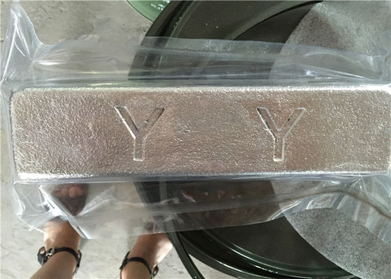 สายการบินเกรดแม็กนีเซียม Yttrium Master Alloy Ingot กับ Y 30% สําหรับการปรับปรุงเมล็ด