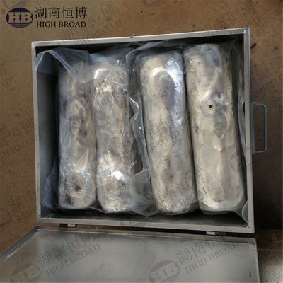 อลูมิเนียม นิเคิล มาสเตอร์ สังกะสี AlNi10% อินกอตที่มีโครงสร้างเล็ก ๆ ที่เหมือนกัน มีองค์ประกอบทางเคมีที่แม่นยํา และมีปริมาณความสกปรกต่ํา