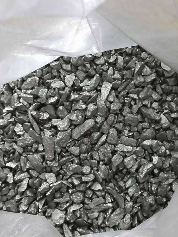 อลูมิเนียมตองสแตน AlW Master Alloy 5-20% W Content Ingot สําหรับการปรับปรุงเมล็ด