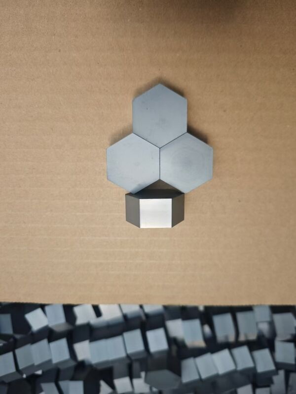 Pressureless Sintered Silicon Carbide Ballistic Tile with Hexagonal Shape and 3.15g/cm3 Density for Superior Protection